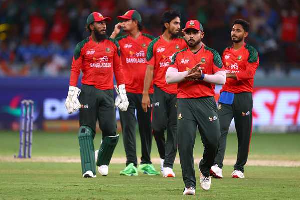 Bangladesh, Pakistan clash with fate in their own hands