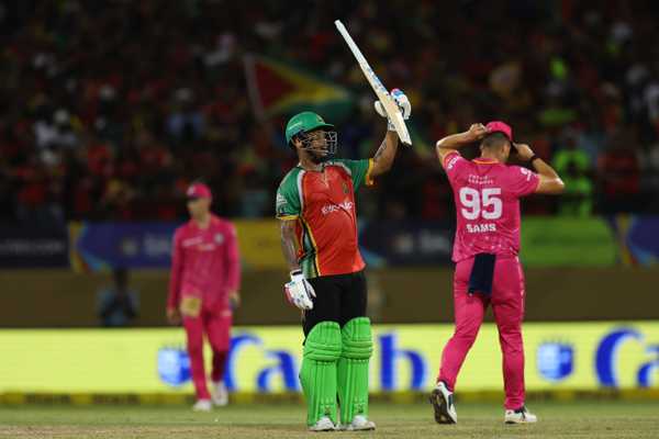 Hetmyer, Sampson and Motie fire Warriors into second spot