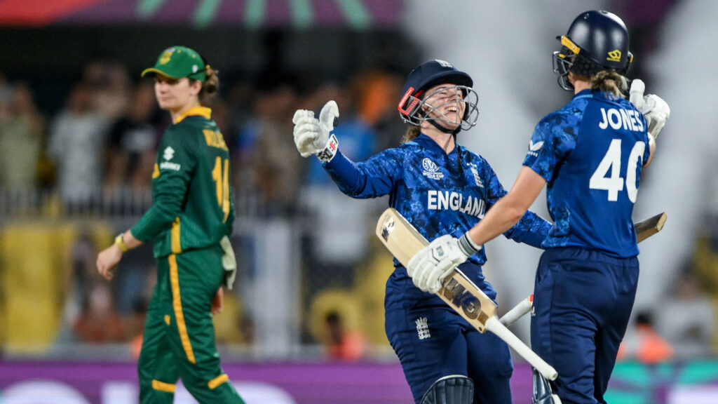 England make emphatic opening statement at World Cup