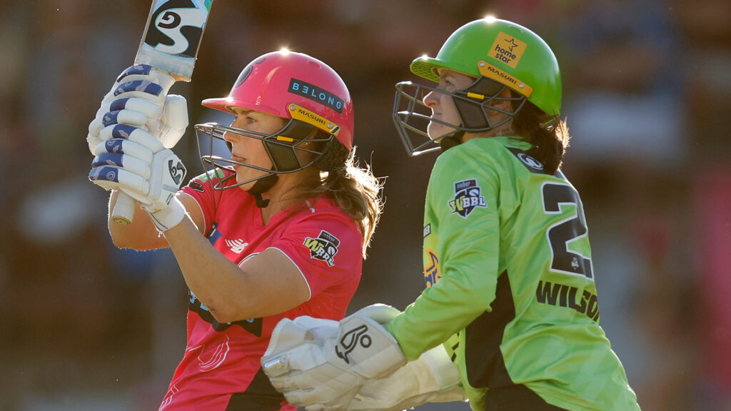 Perry masterclass steers Sixers home in Sydney Smash