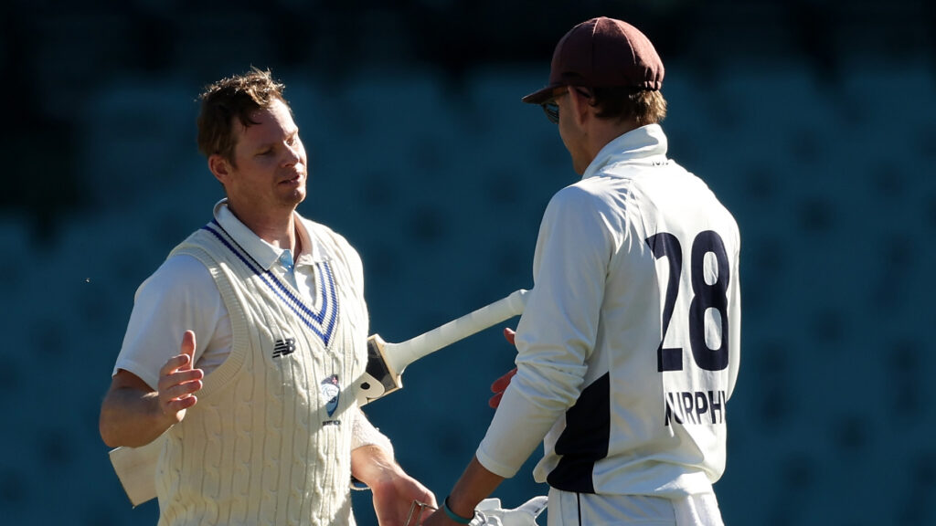 Smith the lone fighter as Vics give NSW the blues