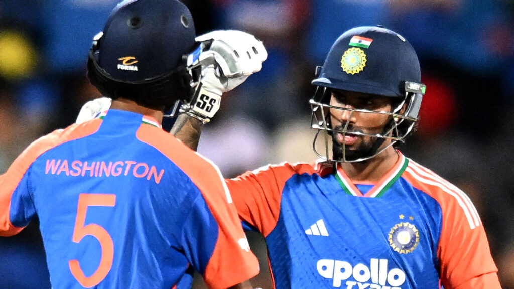 Hurricanes stars fire but India level series in Hobart