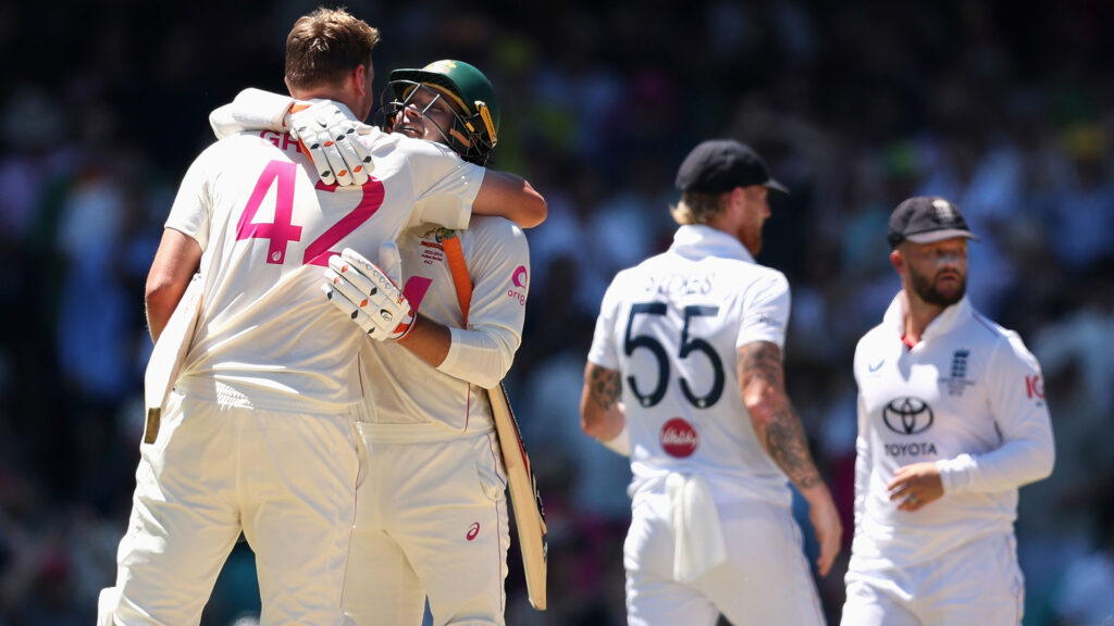 Australia overcome final-day jitters to secure Sydney win