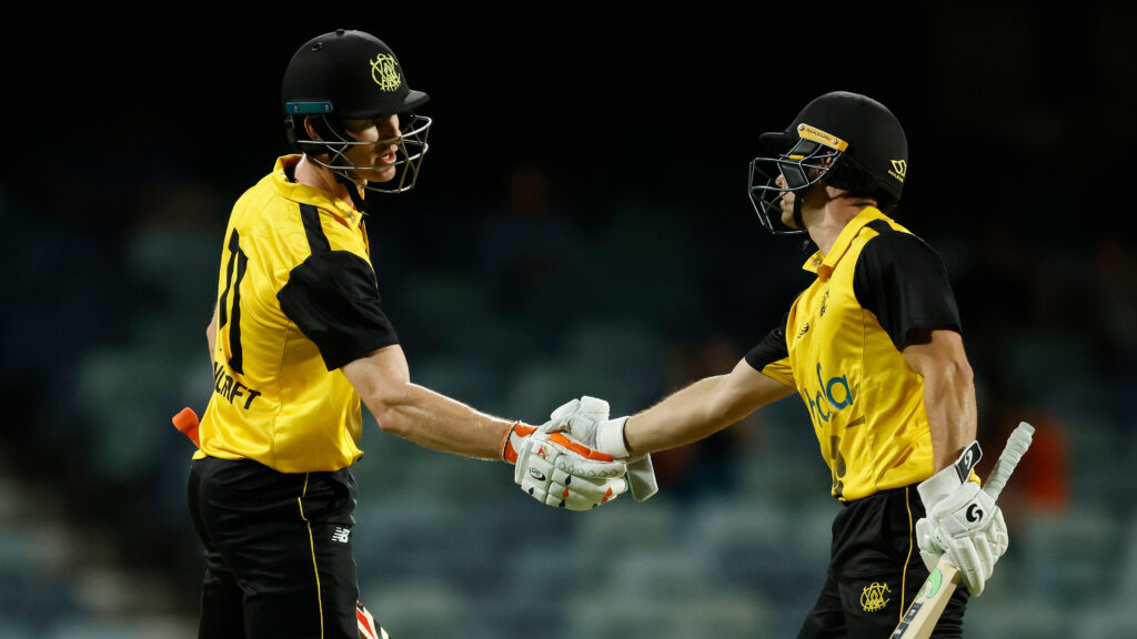 Kellaway ton in vain as Curtis takes WA to victory
