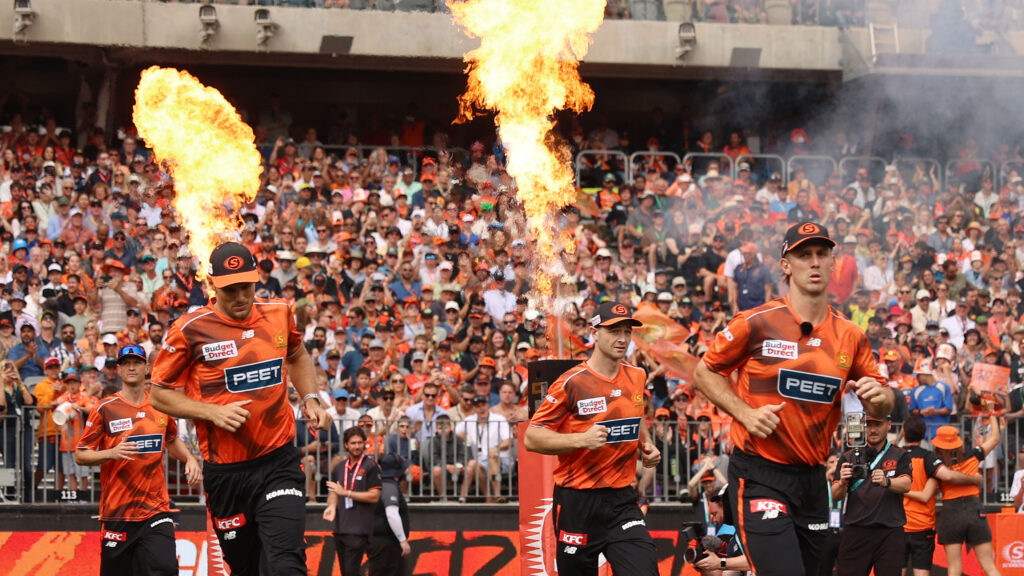 Kiwis go it alone as Big Bash privatisation call looms