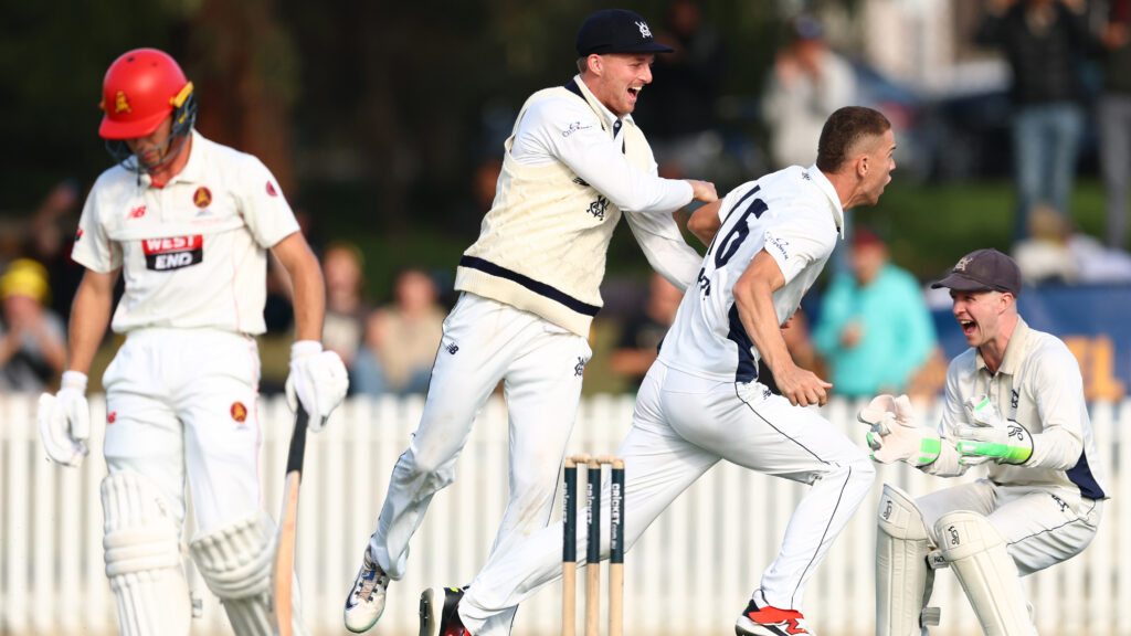 Perry’s dramatic injection helps Vics close in on Shield title