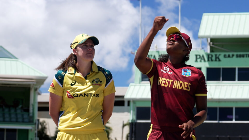 LIVE: Molineux managed, McGrath back as Aussies bat first