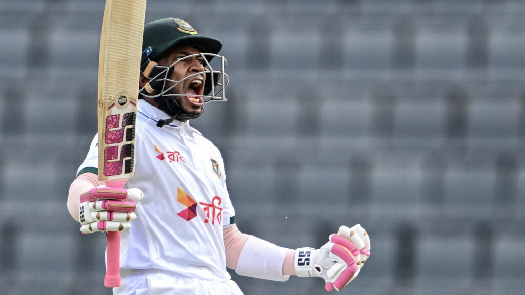 Mushfiqur’s record century leaves Pakistan on the ropes