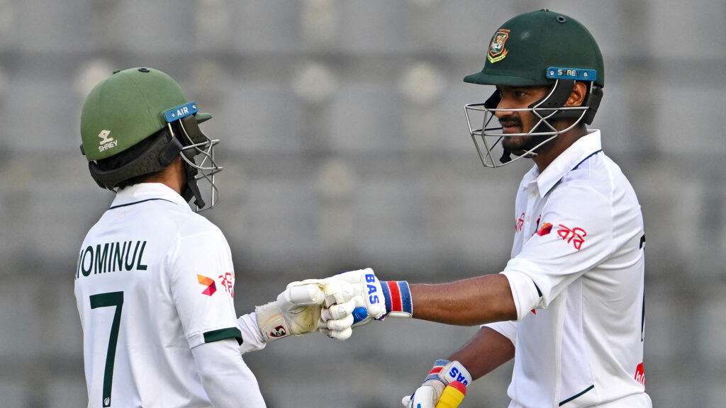 Bangladesh tighten control in second Pakistan Test