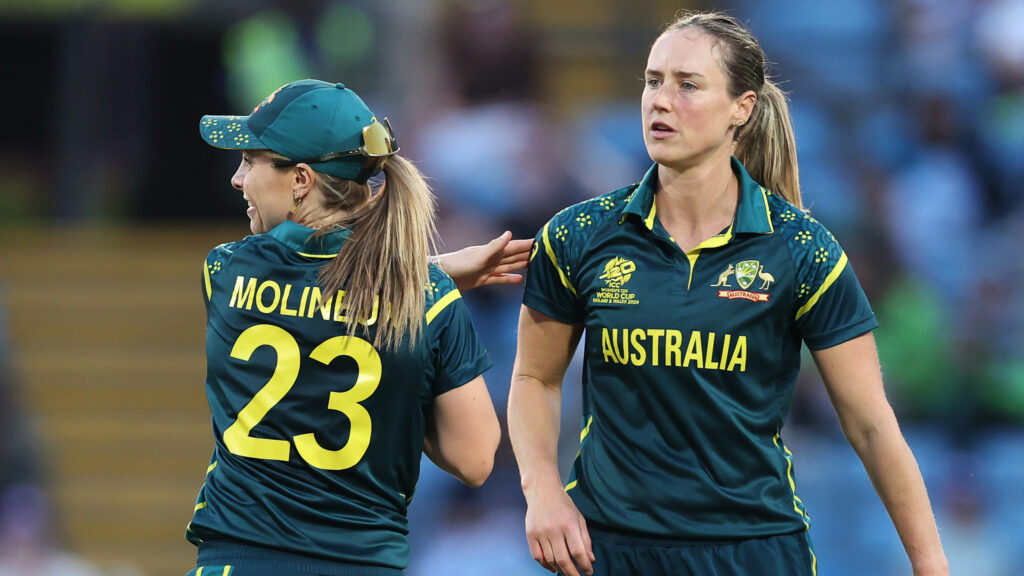 All-round Perry leads Aussies to fourth straight win