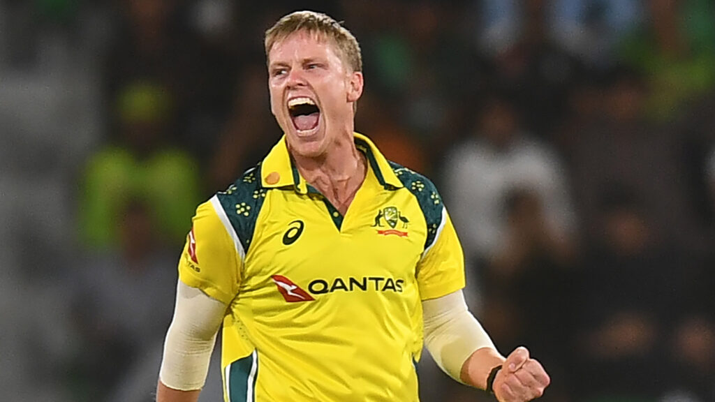 Ellis, Green, Inglis step up as Aussies level series