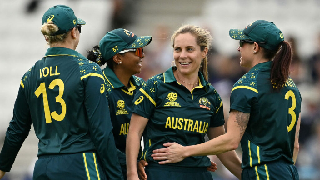 Australia steamroll Bangladesh to stay unbeaten at World Cup