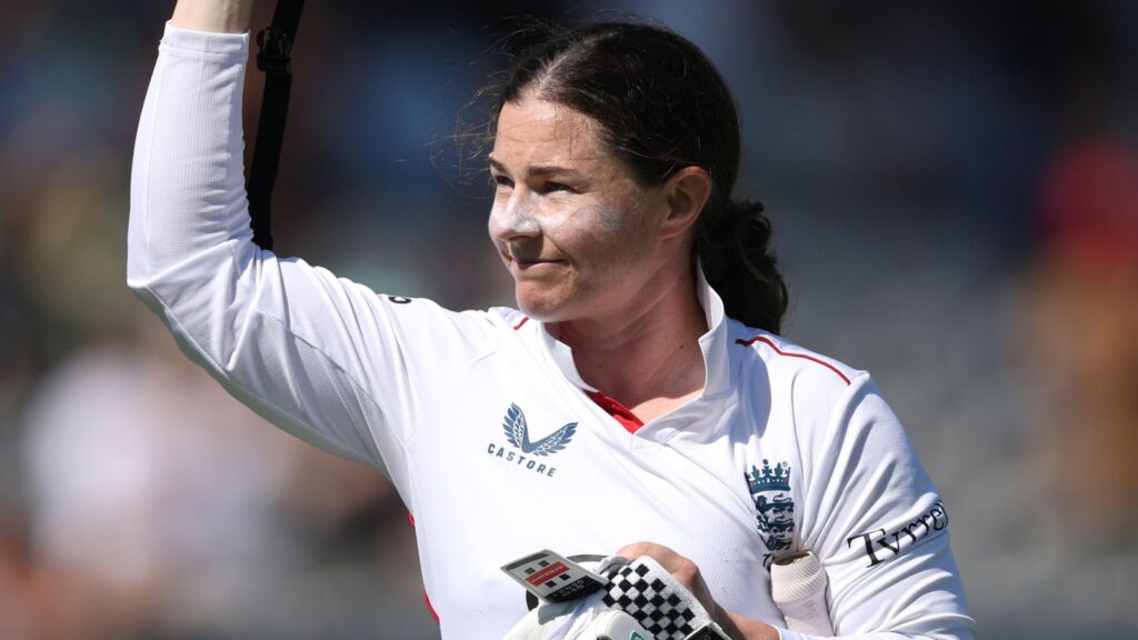 England set for heavy defeat to India in Lord’s Test as Heather Knight and Tammy Beaumont out cheaply in final innings | Cricket News