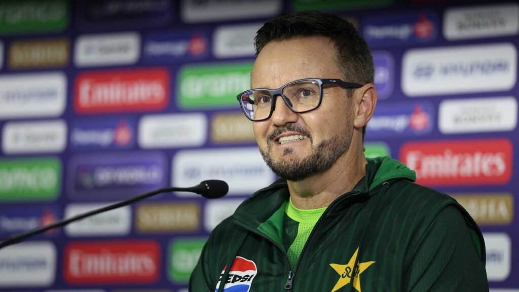 Pakistan ‘used to chaos’ as Hesson wrests with squad overhaul